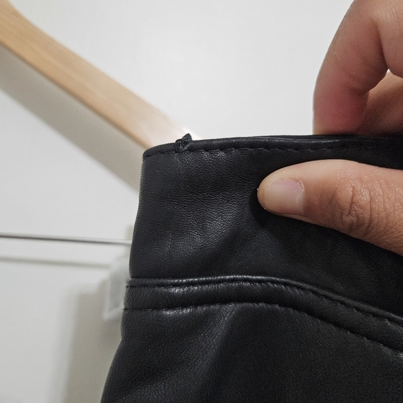 DKNY Vintage Y2K 100% Leather Straight Leg Pants Size 10 - Picture 10 of 10